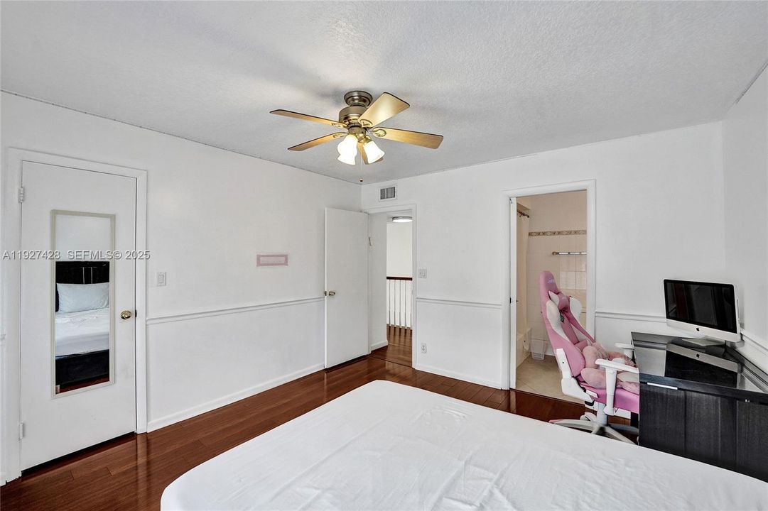 На продажу: $550,000 (3 спален, 3 ванн, 2350 Квадратных фут)