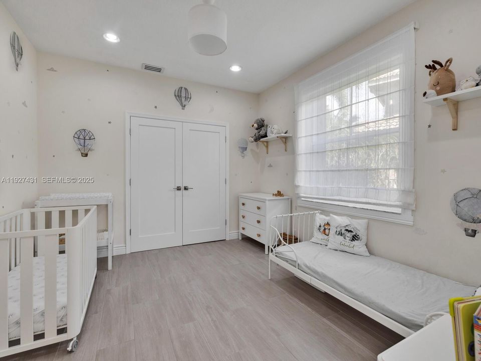 For Sale: $1,650,000 (5 beds, 3 baths, 3298 Square Feet)