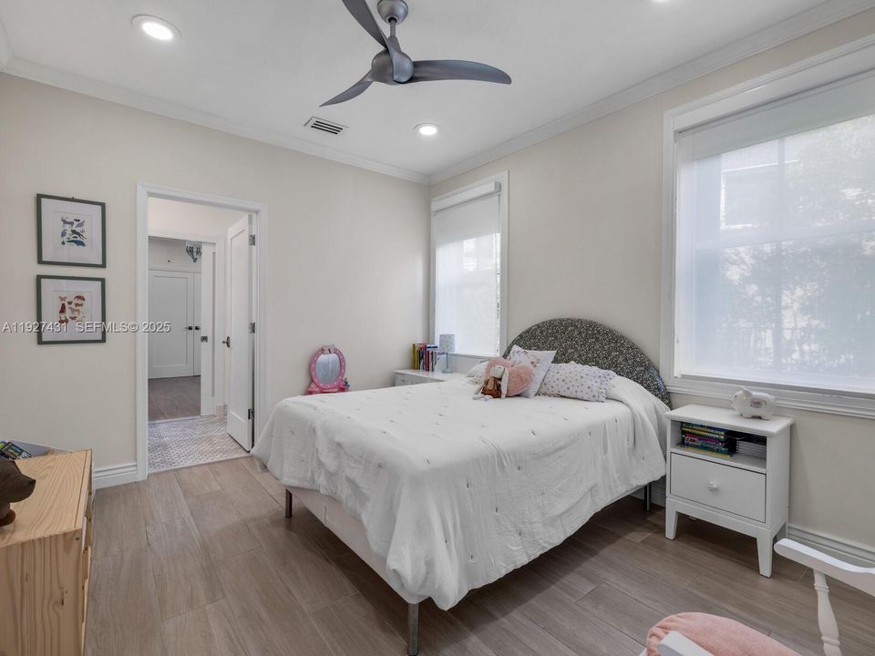 For Sale: $1,650,000 (5 beds, 3 baths, 3298 Square Feet)