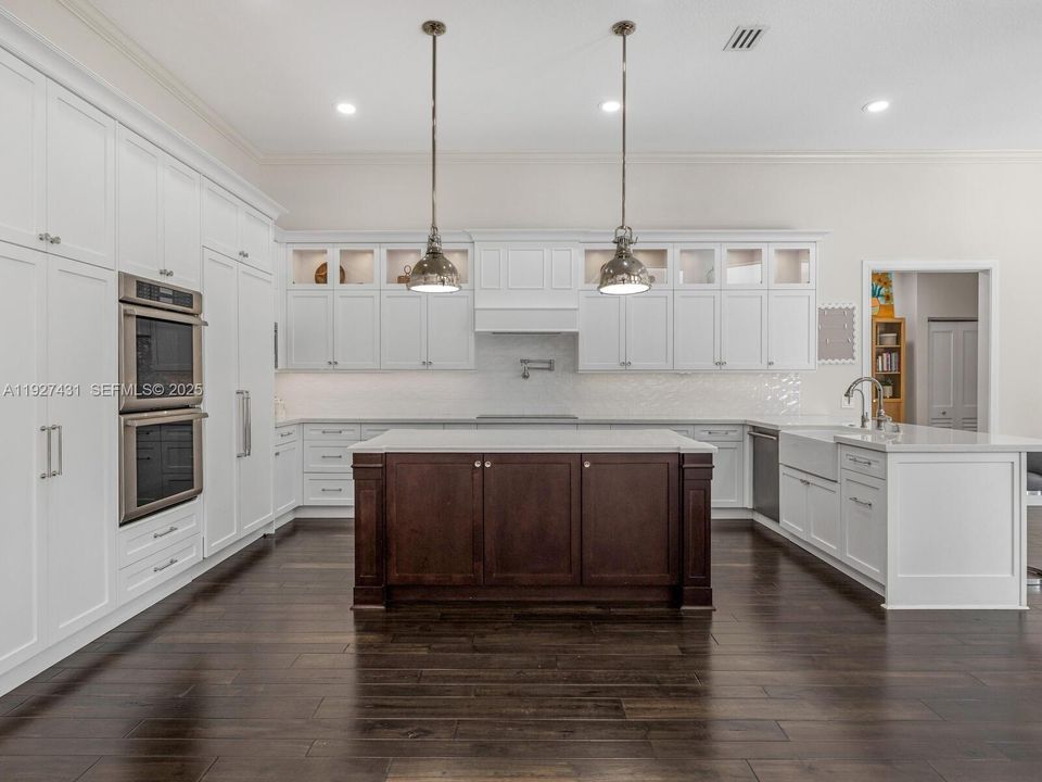 For Sale: $1,650,000 (5 beds, 3 baths, 3298 Square Feet)