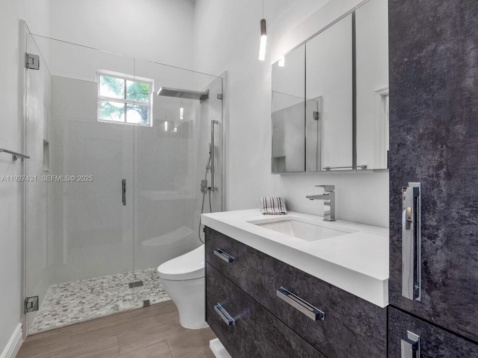 For Sale: $1,650,000 (5 beds, 3 baths, 3298 Square Feet)