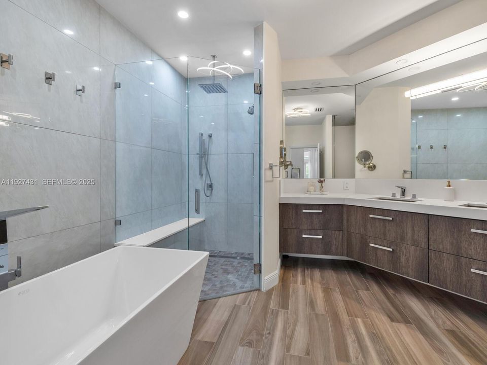 For Sale: $1,650,000 (5 beds, 3 baths, 3298 Square Feet)