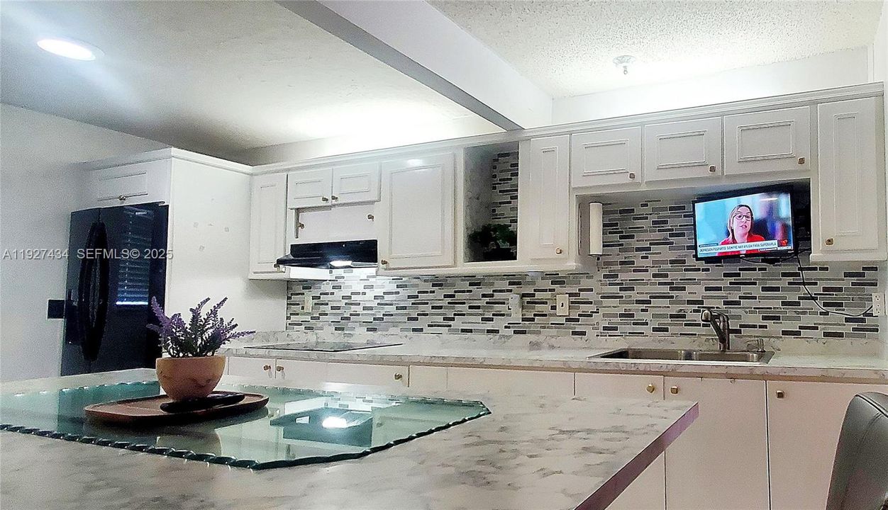 En Venta: $215,000 (2 camas, 2 baños, 1074 Pies cuadrados)