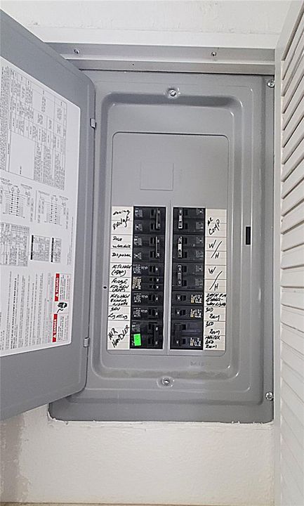 En Venta: $215,000 (2 camas, 2 baños, 1074 Pies cuadrados)