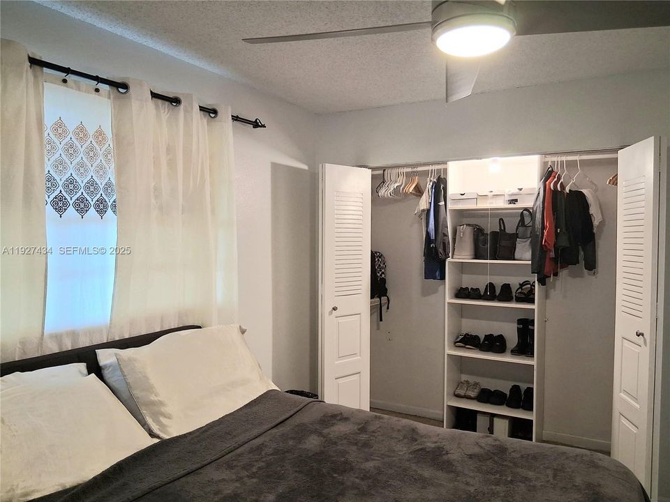 En Venta: $215,000 (2 camas, 2 baños, 1074 Pies cuadrados)