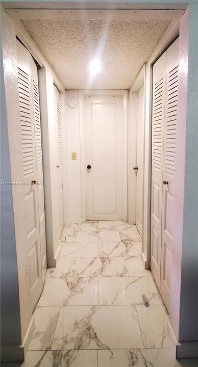 En Venta: $215,000 (2 camas, 2 baños, 1074 Pies cuadrados)