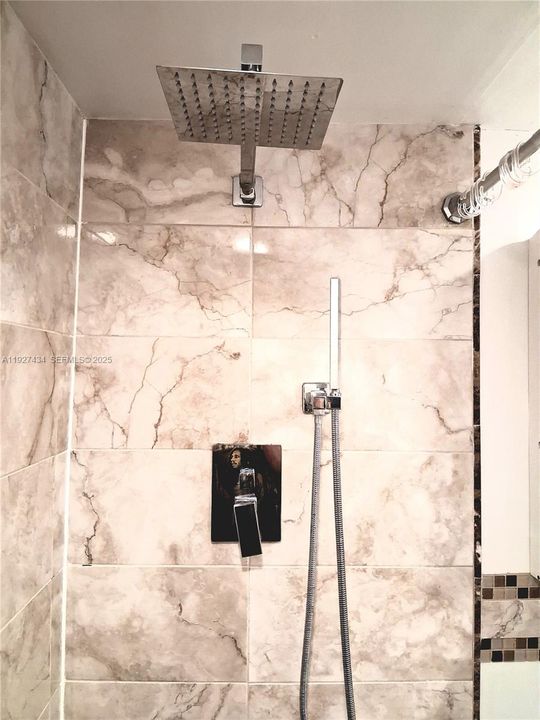 En Venta: $215,000 (2 camas, 2 baños, 1074 Pies cuadrados)