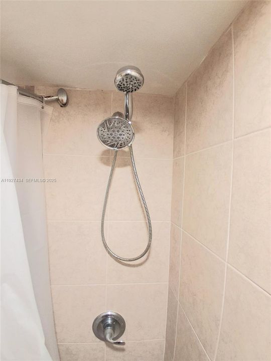 En Venta: $215,000 (2 camas, 2 baños, 1074 Pies cuadrados)