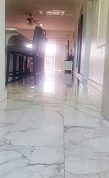 En Venta: $215,000 (2 camas, 2 baños, 1074 Pies cuadrados)