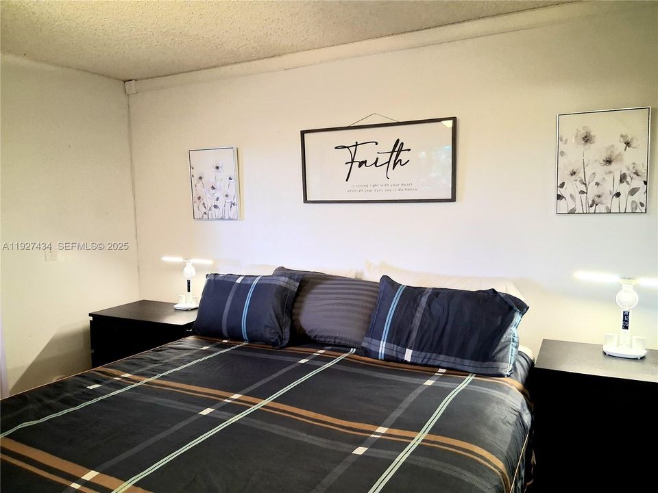 En Venta: $215,000 (2 camas, 2 baños, 1074 Pies cuadrados)