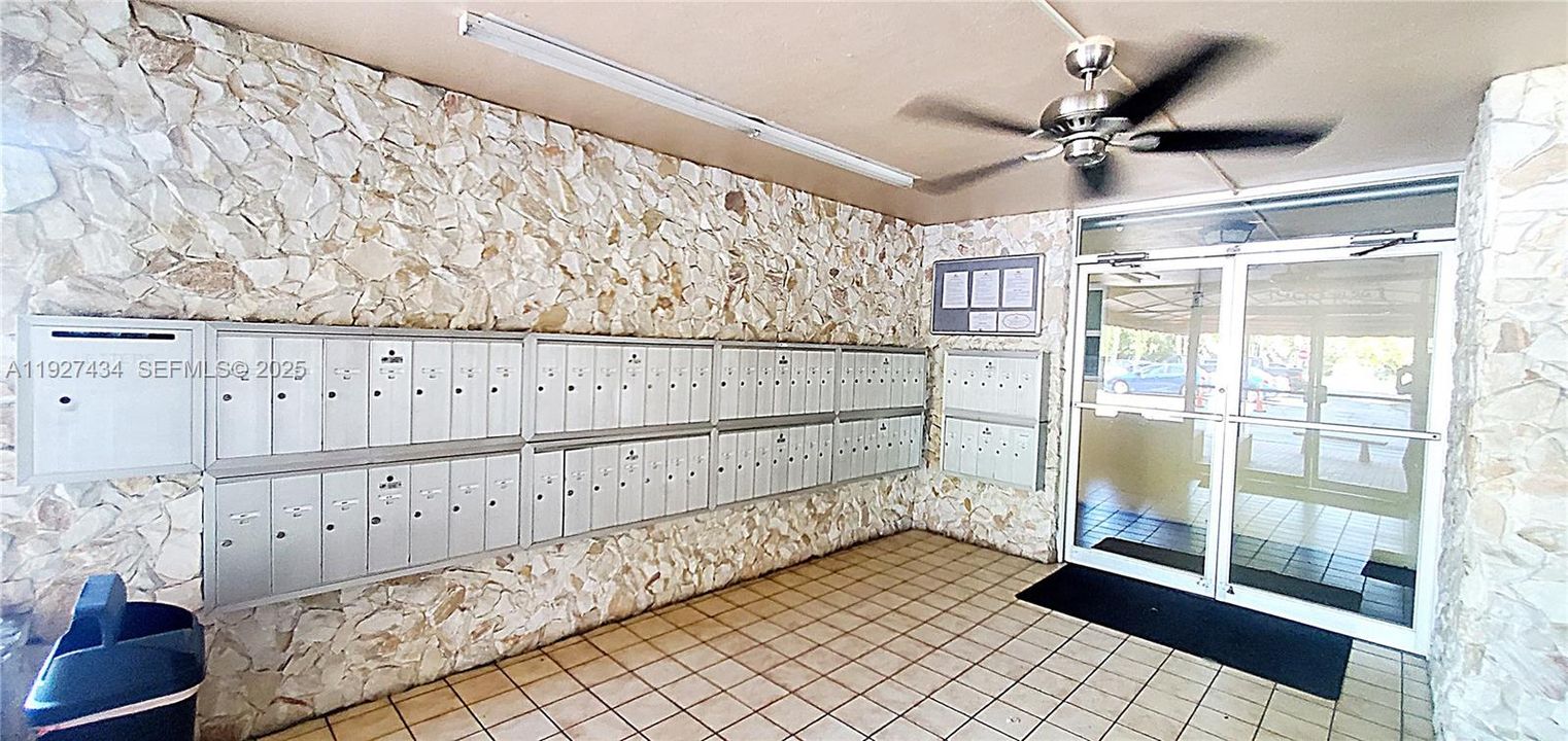 En Venta: $215,000 (2 camas, 2 baños, 1074 Pies cuadrados)