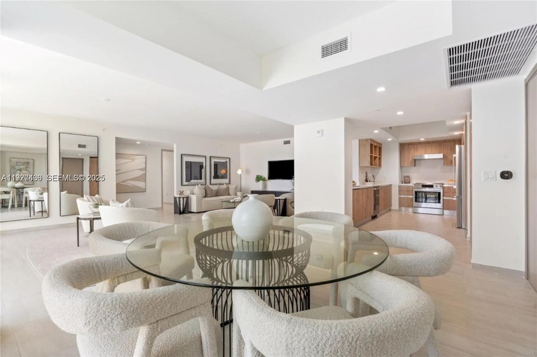 В аренду: $8,000 (2 спален, 2 ванн, 1400 Квадратных фут)