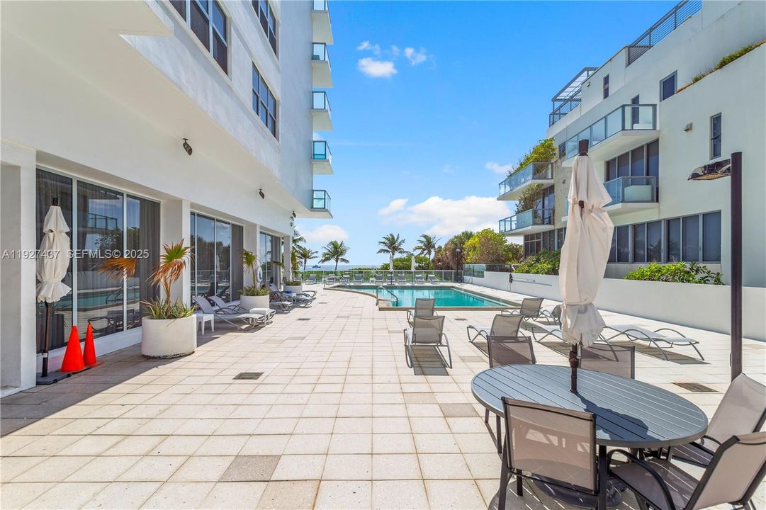 待售: $615,000 (1 贝兹, 1 浴室, 929 平方英尺)