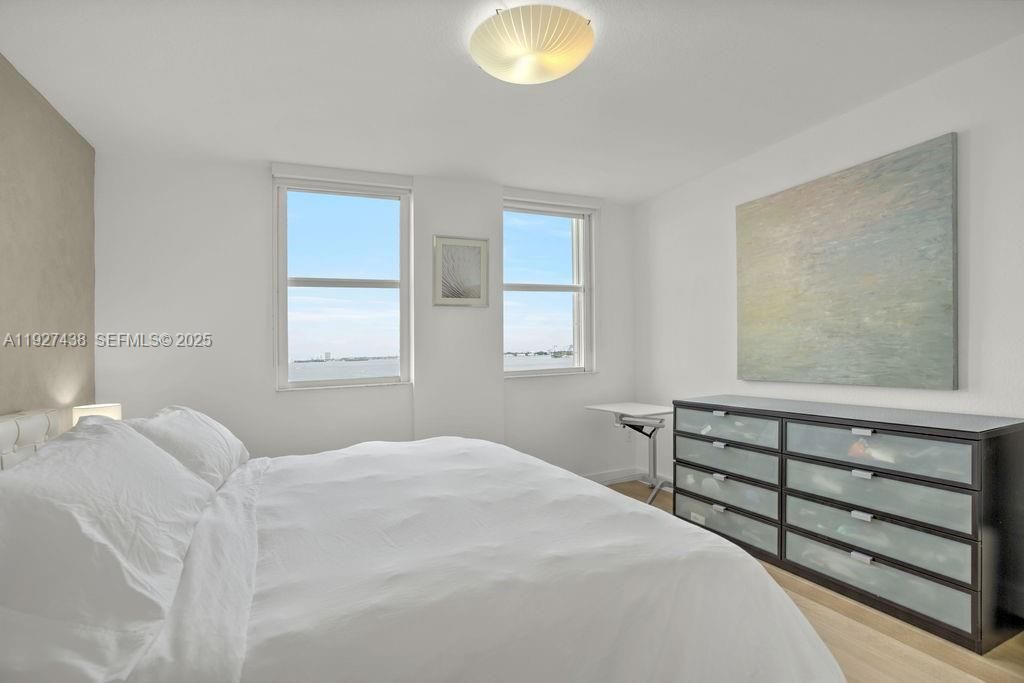 待售: $435,000 (1 贝兹, 1 浴室, 755 平方英尺)