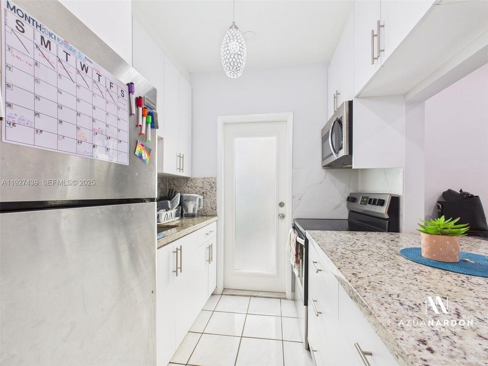 En Venta: $349,000 (1 camas, 1 baños, 680 Pies cuadrados)