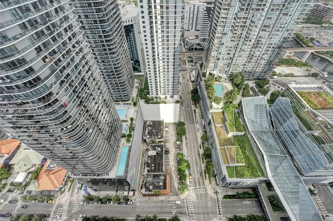 出租: $8,500 (3 贝兹, 3 浴室, 1450 平方英尺)