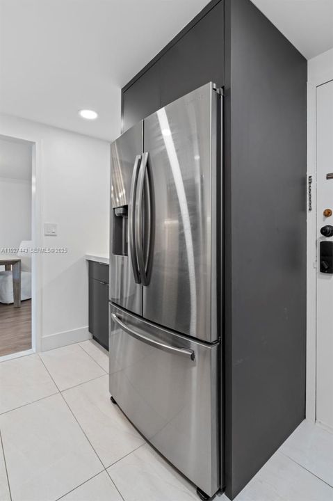 В аренду: $4,800 (2 спален, 2 ванн, 1100 Квадратных фут)