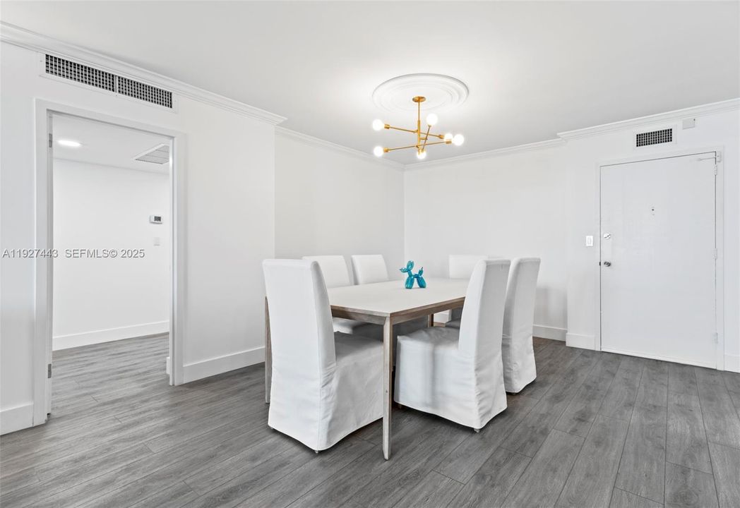 В аренду: $4,800 (2 спален, 2 ванн, 1100 Квадратных фут)