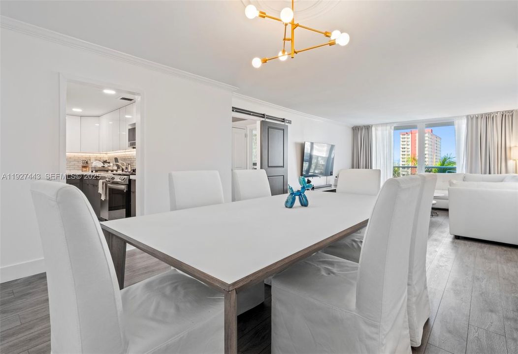 В аренду: $4,800 (2 спален, 2 ванн, 1100 Квадратных фут)