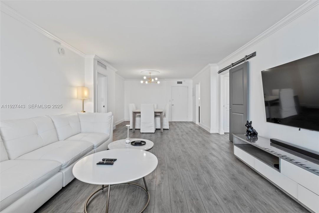 В аренду: $4,800 (2 спален, 2 ванн, 1100 Квадратных фут)