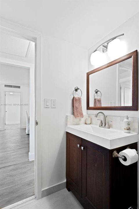 В аренду: $4,800 (2 спален, 2 ванн, 1100 Квадратных фут)