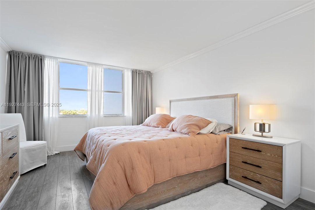 В аренду: $4,800 (2 спален, 2 ванн, 1100 Квадратных фут)