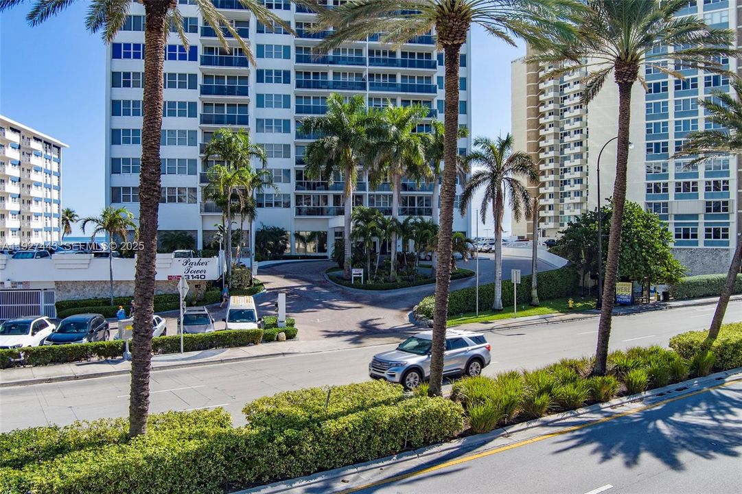 В аренду: $4,800 (2 спален, 2 ванн, 1100 Квадратных фут)