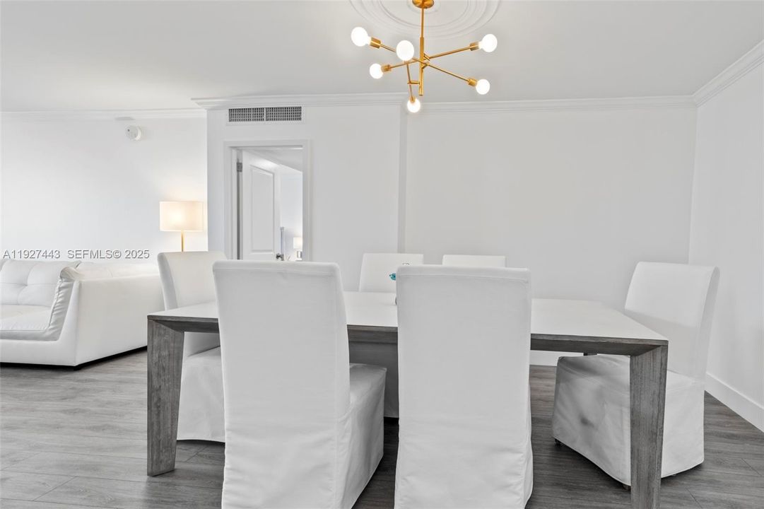 В аренду: $4,800 (2 спален, 2 ванн, 1100 Квадратных фут)