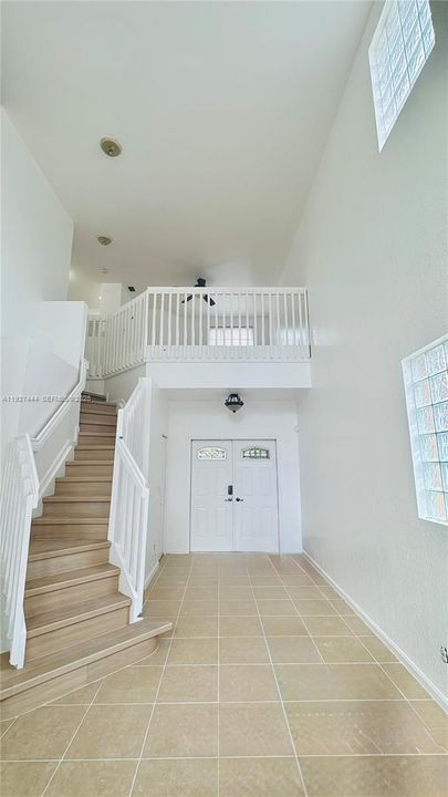 For Rent: $3,950 (3 beds, 2 baths, 2404 Square Feet)