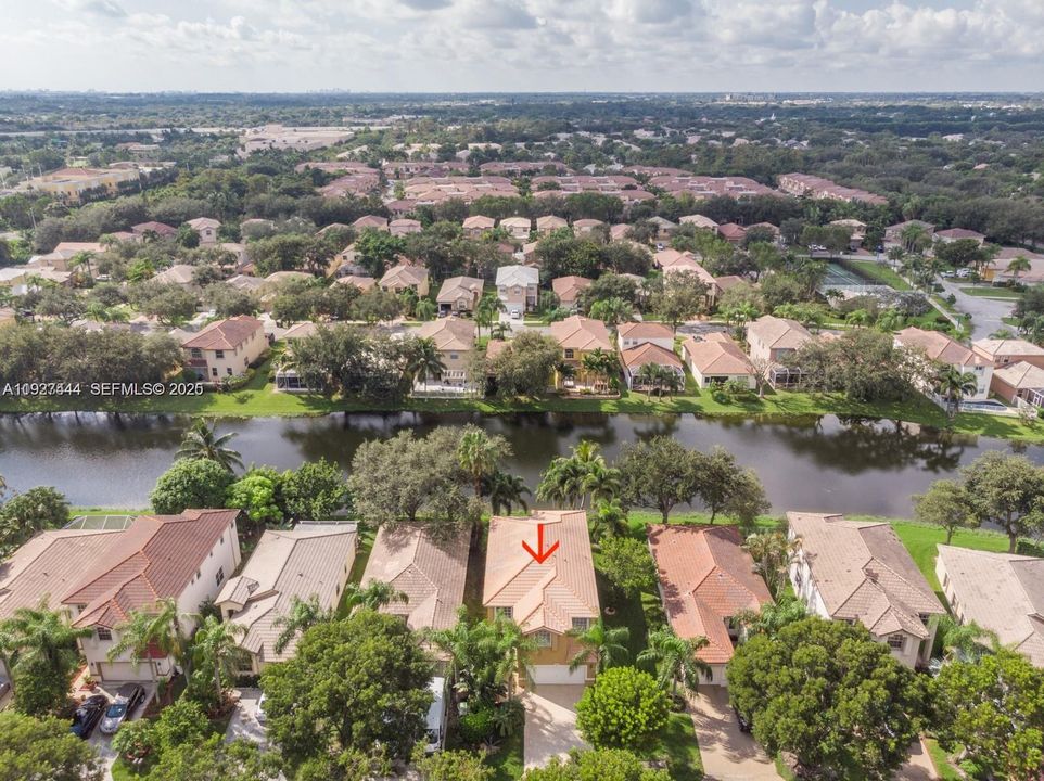 En Renta: $3,950 (3 camas, 2 baños, 2404 Pies cuadrados)