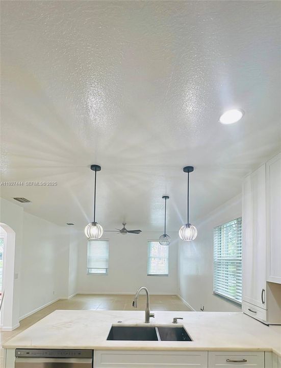 For Rent: $3,950 (3 beds, 2 baths, 2404 Square Feet)