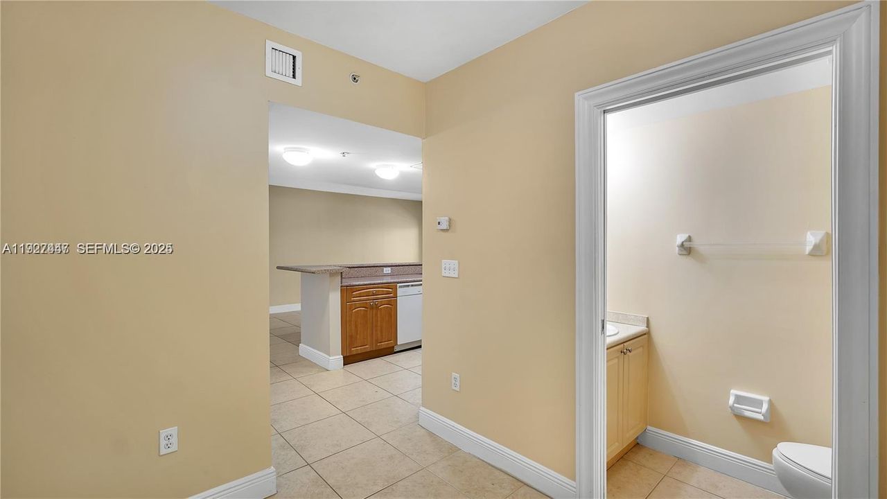 В аренду: $2,300 (1 спален, 1 ванн, 793 Квадратных фут)