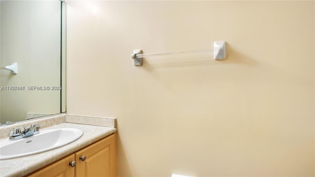 В аренду: $2,300 (1 спален, 1 ванн, 793 Квадратных фут)