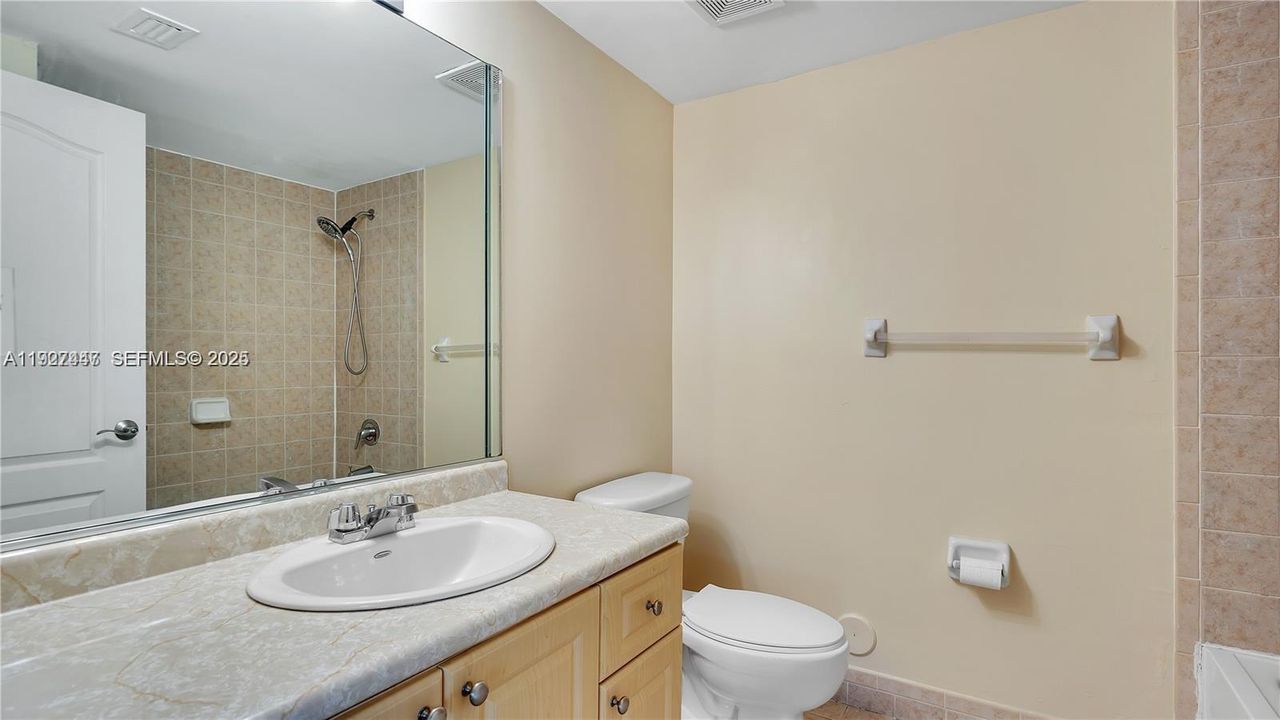 В аренду: $2,300 (1 спален, 1 ванн, 793 Квадратных фут)