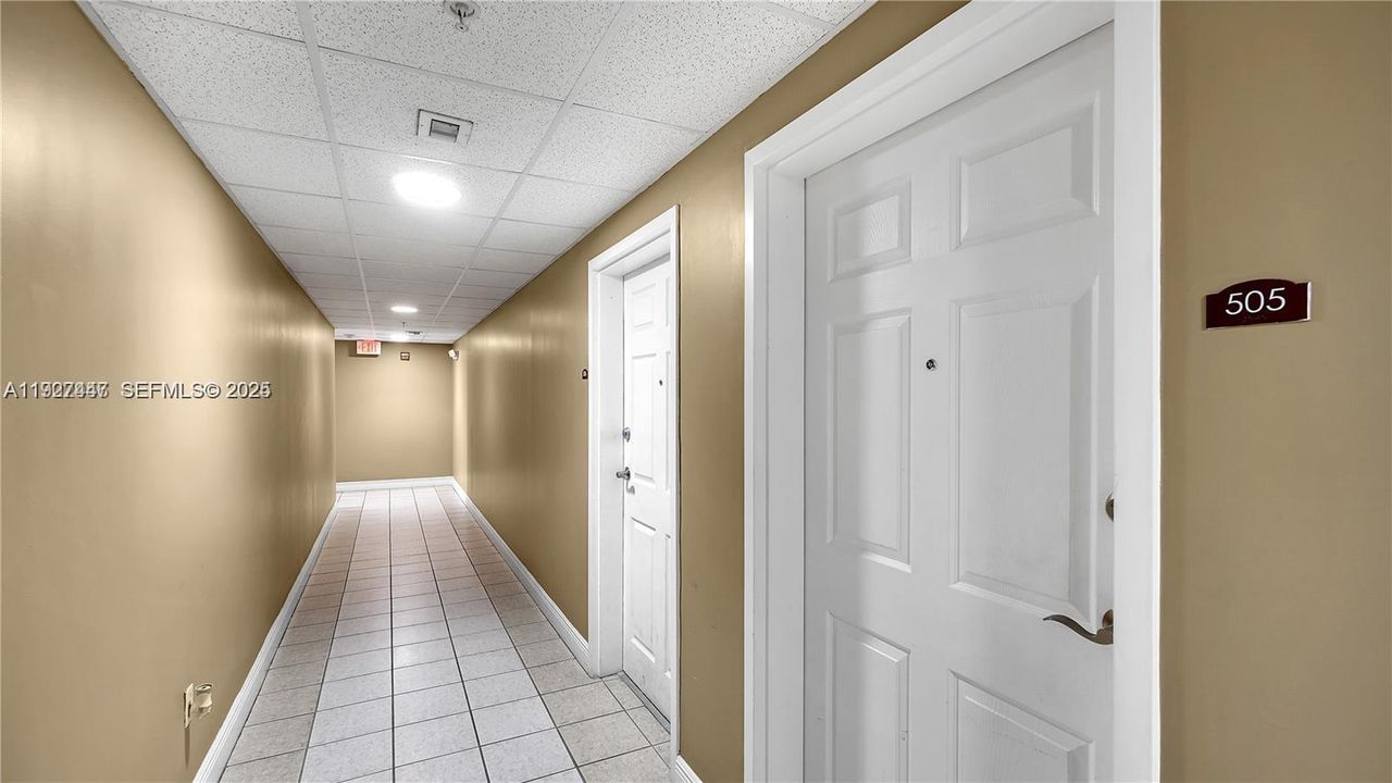 В аренду: $2,300 (1 спален, 1 ванн, 793 Квадратных фут)