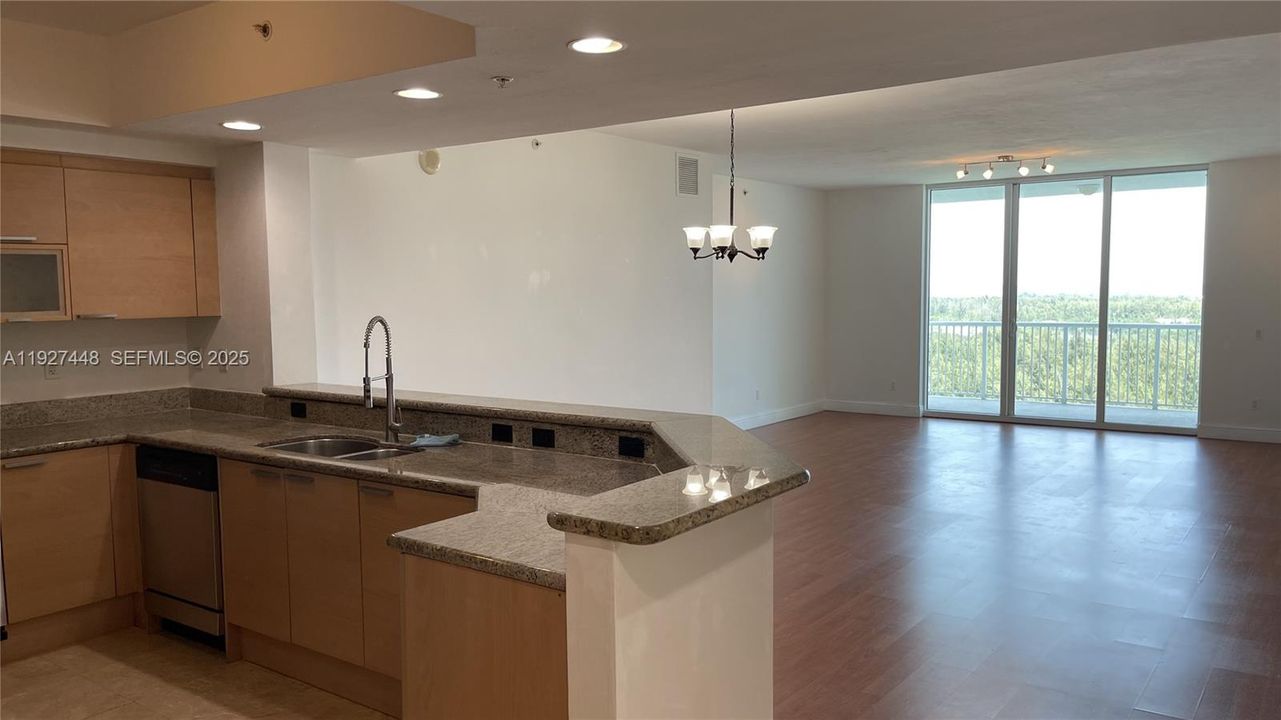 For Rent: $4,400 (3 beds, 3 baths, 2048 Square Feet)