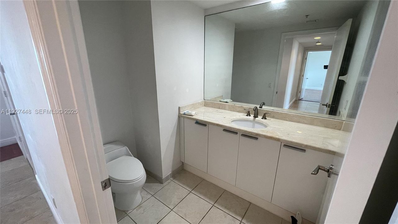 For Rent: $4,400 (3 beds, 3 baths, 2048 Square Feet)