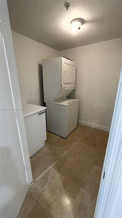 For Rent: $4,400 (3 beds, 3 baths, 2048 Square Feet)