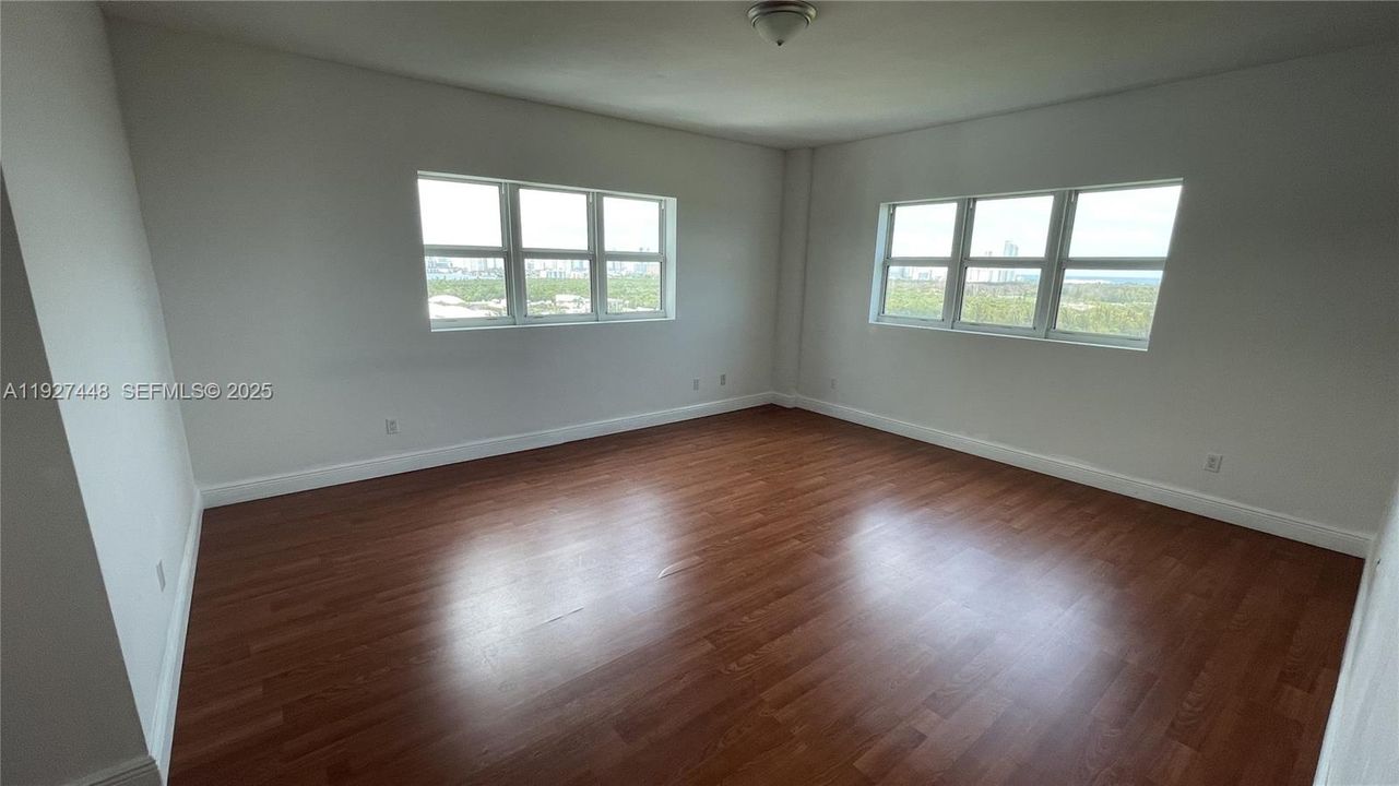 For Rent: $4,400 (3 beds, 3 baths, 2048 Square Feet)