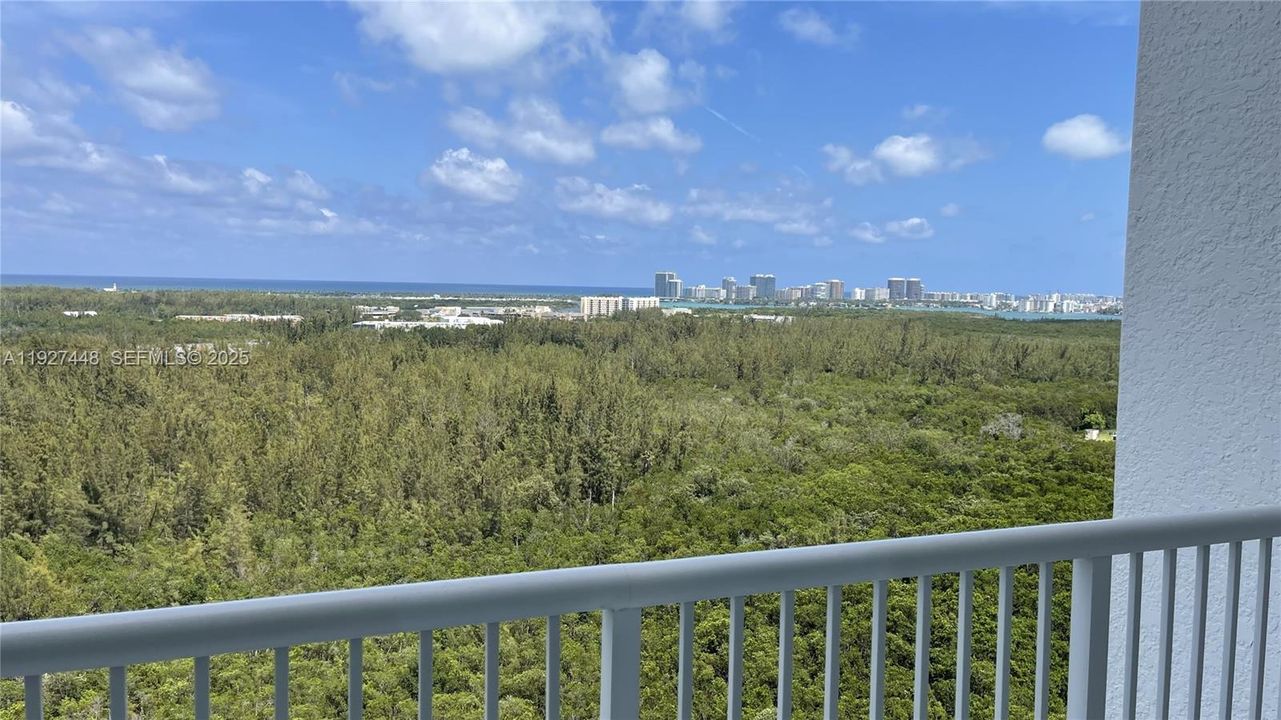 For Rent: $4,400 (3 beds, 3 baths, 2048 Square Feet)