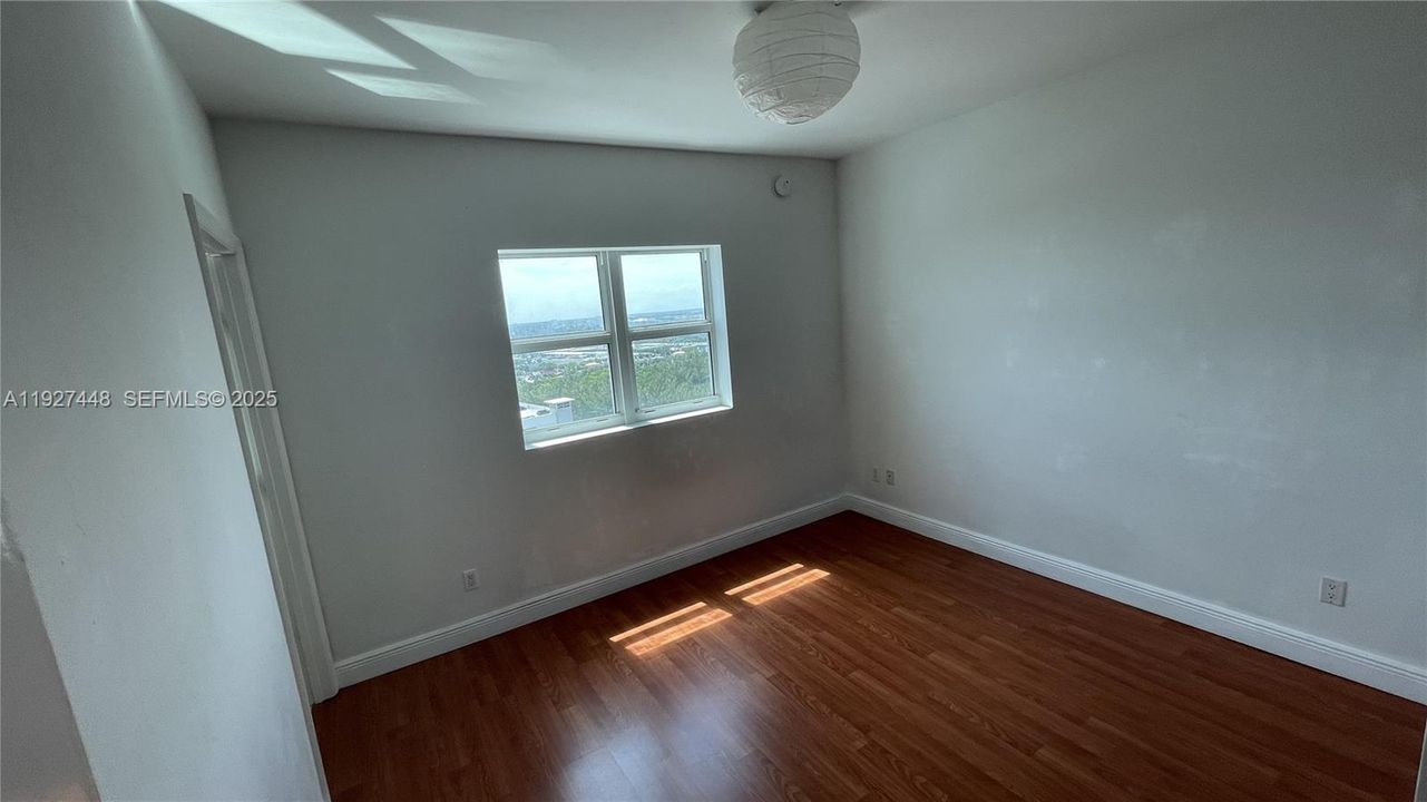 For Rent: $4,400 (3 beds, 3 baths, 2048 Square Feet)