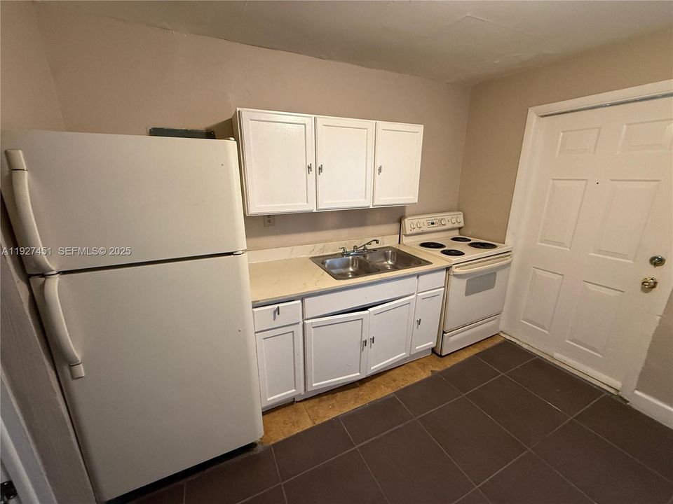 В аренду: $1,750 (2 спален, 1 ванн, 1683 Квадратных фут)