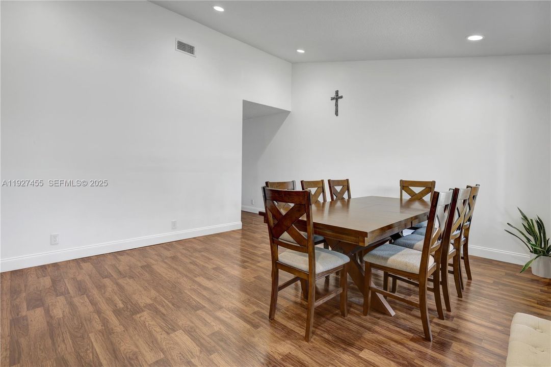 For Sale: $755,000 (4 beds, 2 baths, 1773 Square Feet)