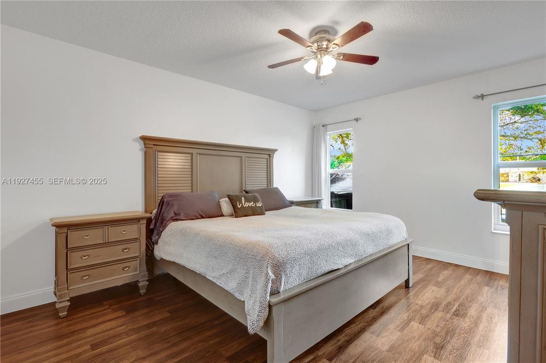 For Sale: $755,000 (4 beds, 2 baths, 1773 Square Feet)