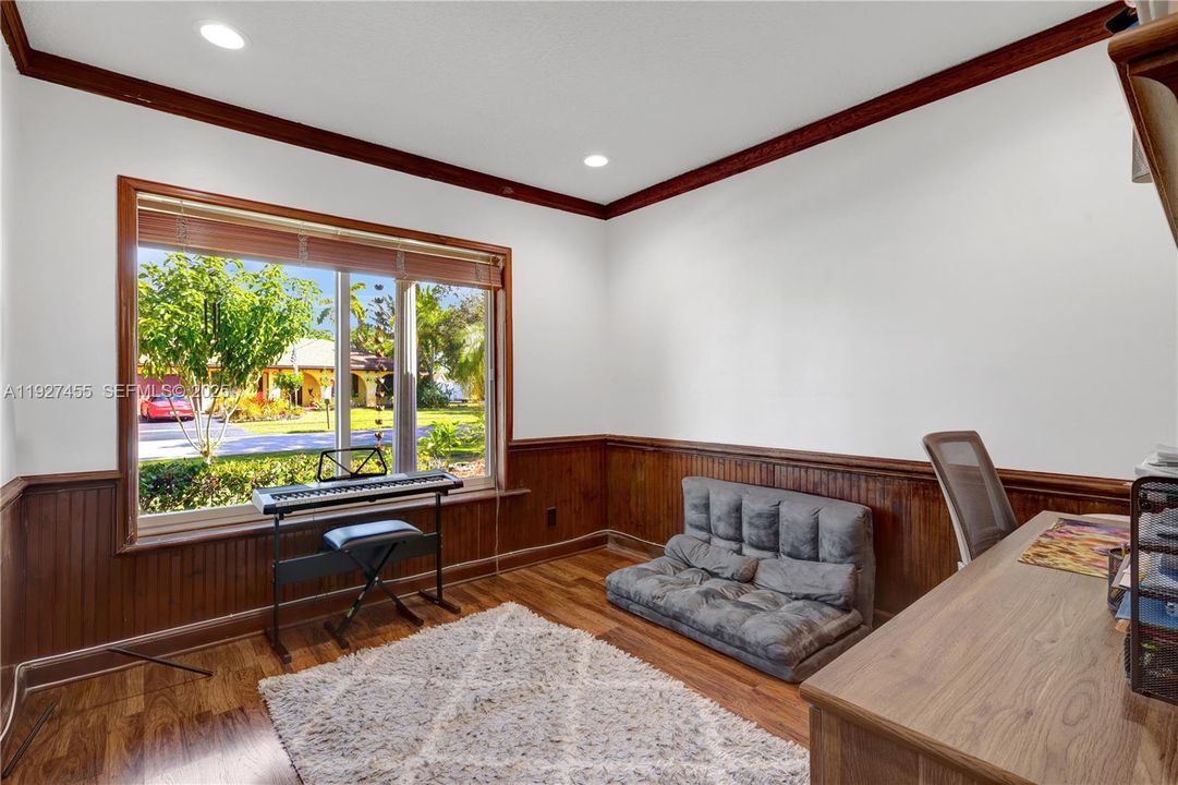 For Sale: $755,000 (4 beds, 2 baths, 1773 Square Feet)