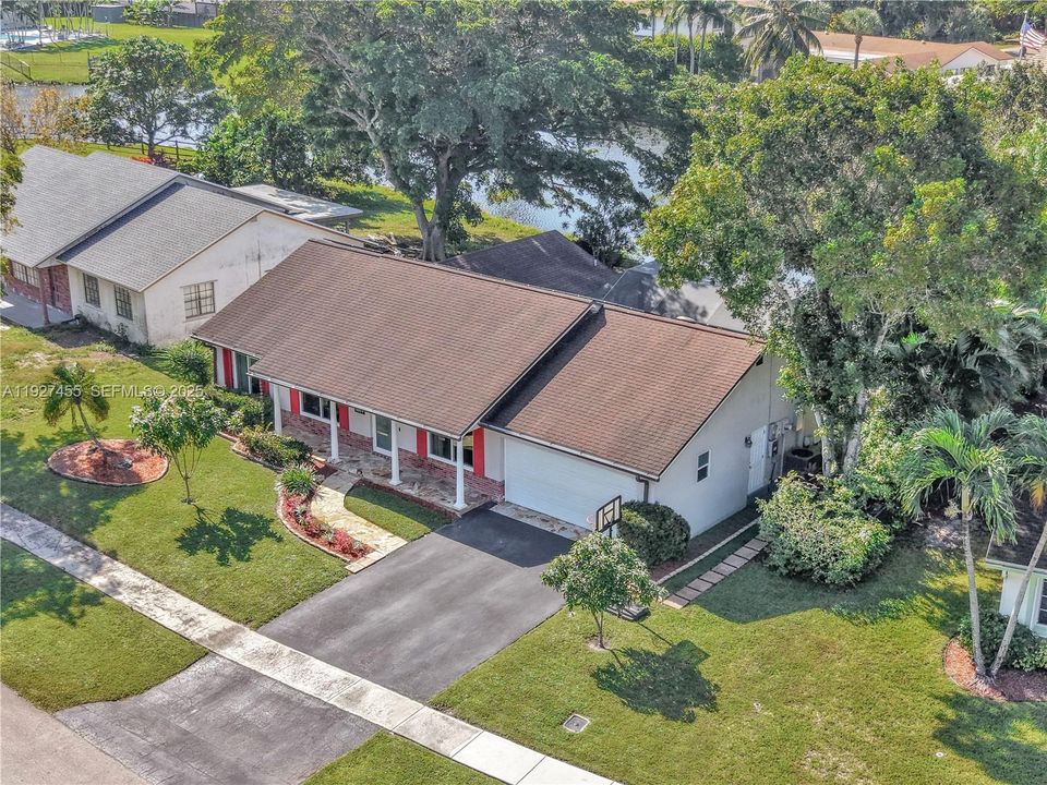 For Sale: $755,000 (4 beds, 2 baths, 1773 Square Feet)