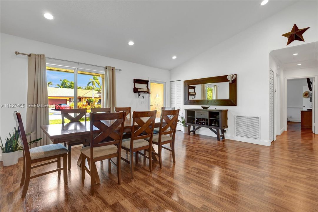 For Sale: $755,000 (4 beds, 2 baths, 1773 Square Feet)