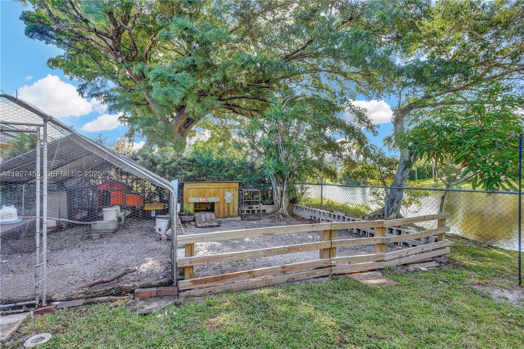 For Sale: $755,000 (4 beds, 2 baths, 1773 Square Feet)