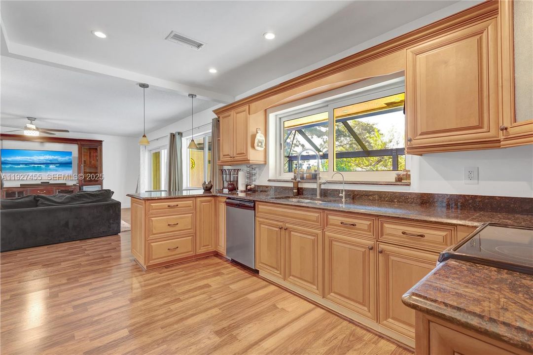 For Sale: $755,000 (4 beds, 2 baths, 1773 Square Feet)