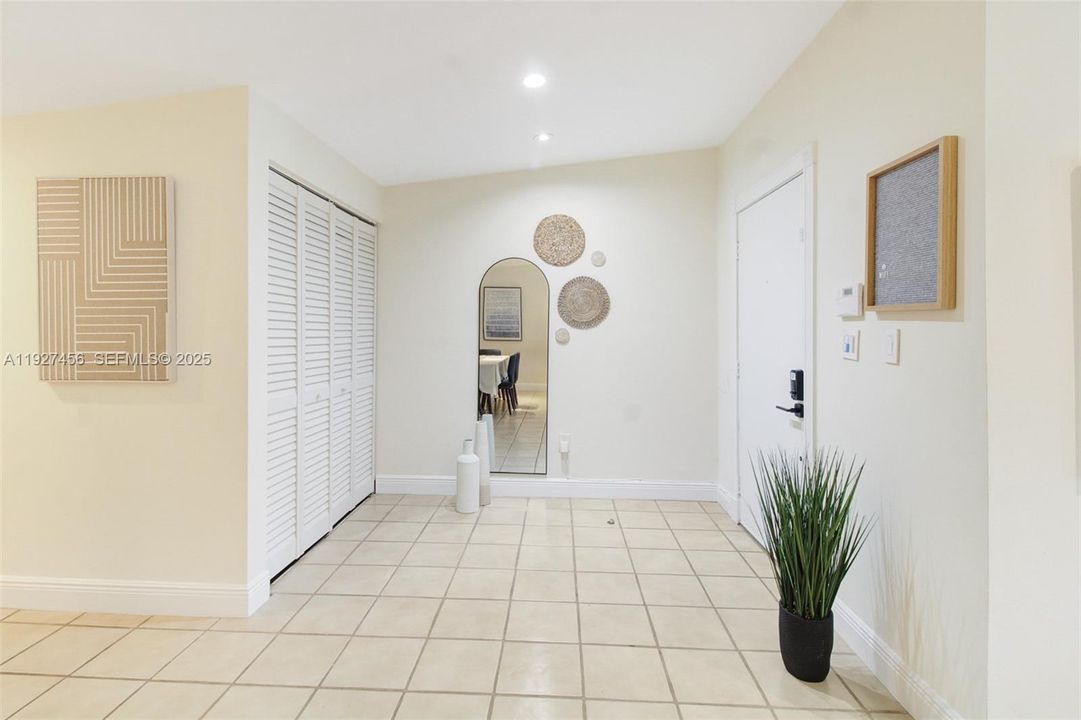 В аренду: $3,000 (2 спален, 2 ванн, 1262 Квадратных фут)